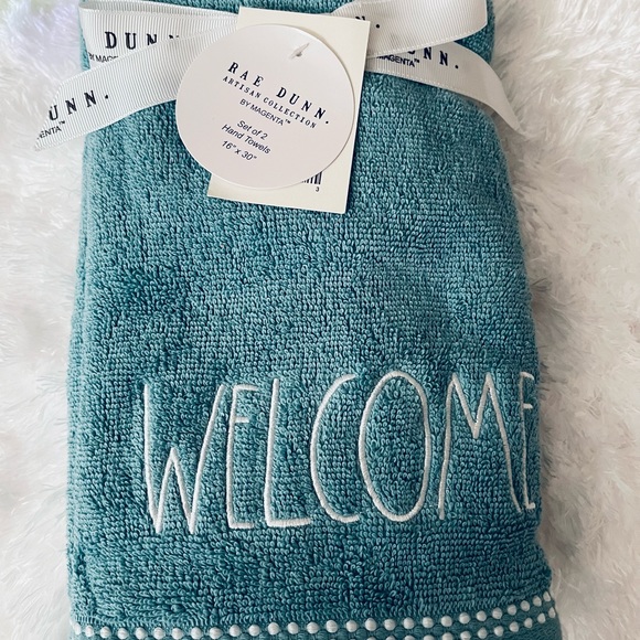 🏡SOLD🏡WELCOME Your Guests With RAE DUNN Teal Blue Hand Towels~Set Of 2~NWT - Picture 2 of 5